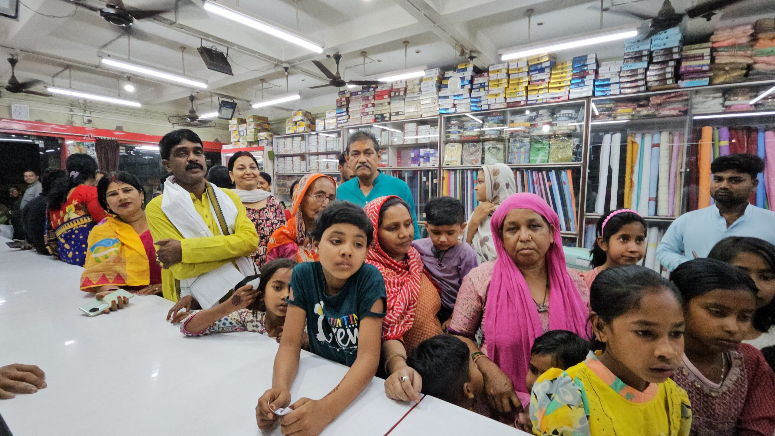 “চলো যাই ঈদের বাজার”- অভিনবত্ব উদ্যোগ পাণ্ডবেশ্বরের বিধায়ক নরেন্দ্রনাথ চক্রবর্তীর