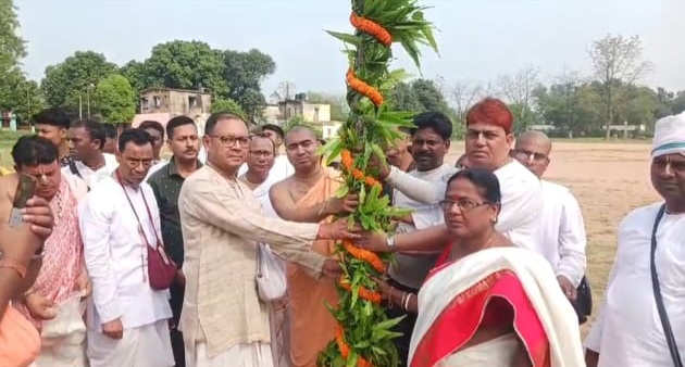 অক্ষয় তৃতীয়ার দিনই দুর্গাপুর ইসকনের রথ উৎসবের খুঁটি পুজো
