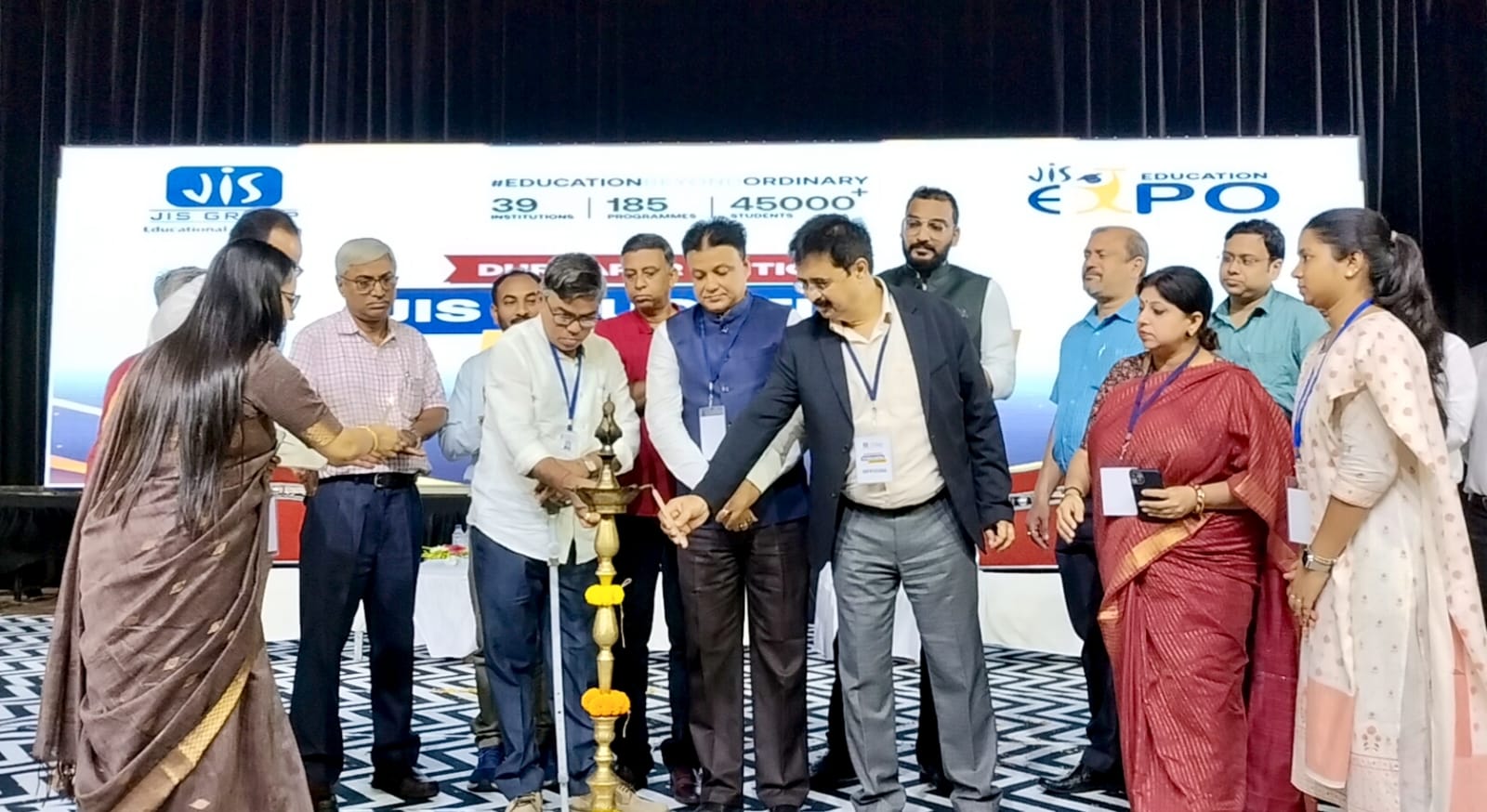 দুর্গাপুরে একই ছাদের নিচে পড়াশোনা আর ক্যারিয়ার গাইডেন্স নিয়ে এডুকেশন এক্সপো