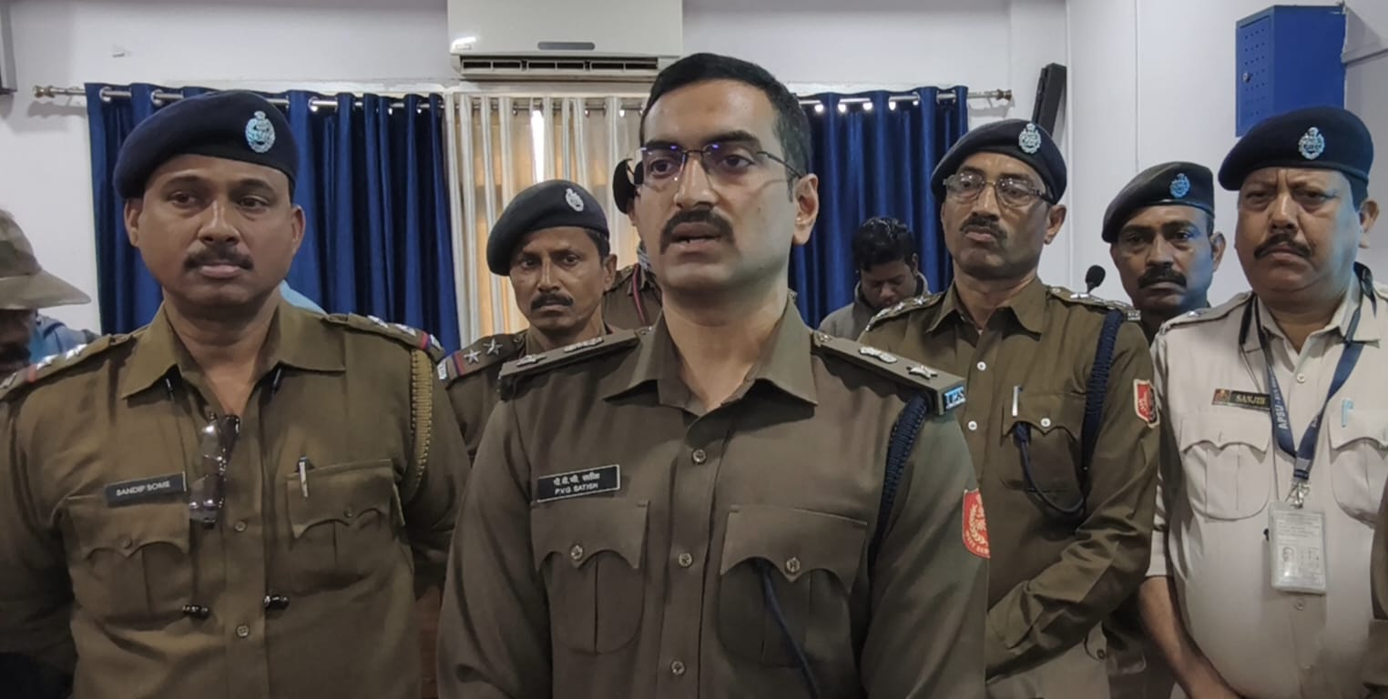 পুলকারে বেপরোয়া চলাচল রুখতে কড়া নজরদারি পুলিশের,