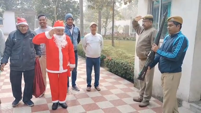রাজনীতির গণ্ডি ছাড়িয়ে মানবিক উদ্যোগ