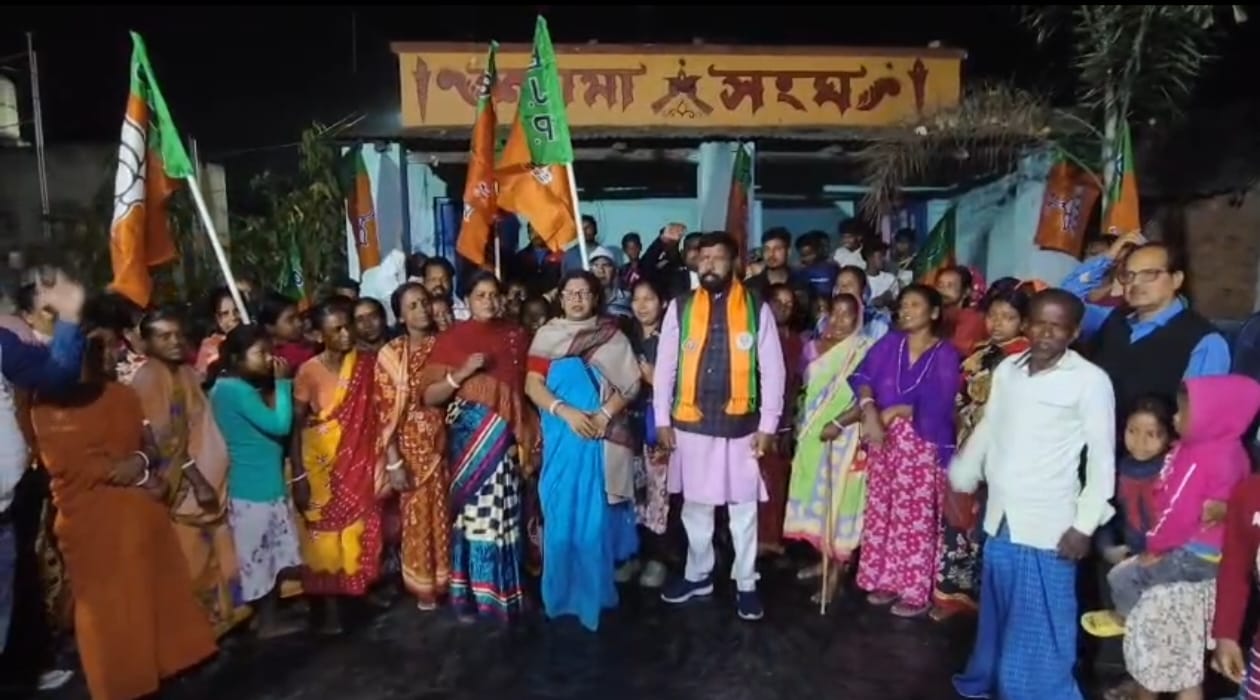বিজেপির ‘ভাড়াটে’ ভিড়ে হারানো জমি খোঁজার চেষ্টা!