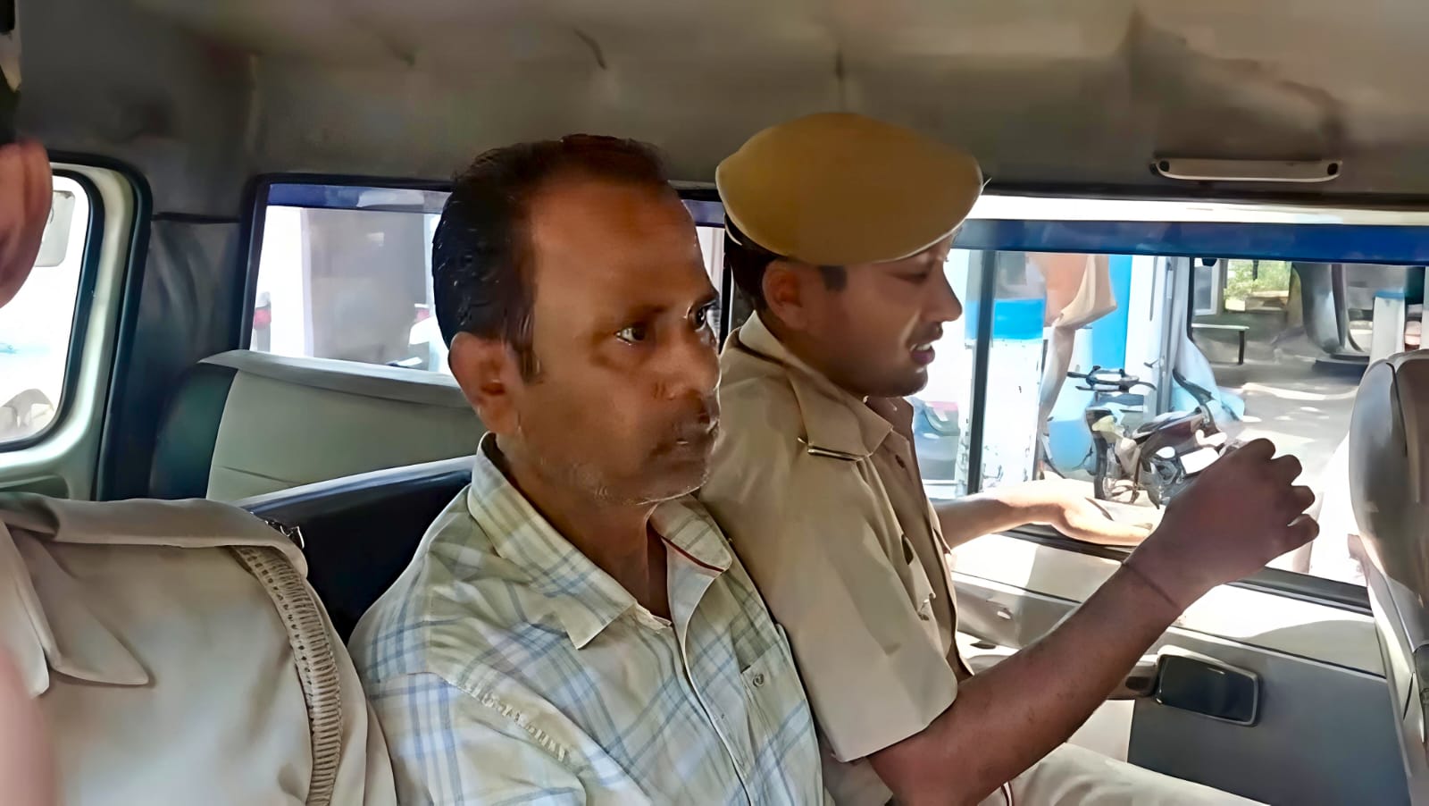 ভোট-পরবর্তী সন্ত্রাস, ভয় দেখানো ও বালি-কয়লা সিন্ডিকেটের অভিযোগে গ্রেফতার তৃণমূলের প্রাক্তন অঞ্চল সভাপতি