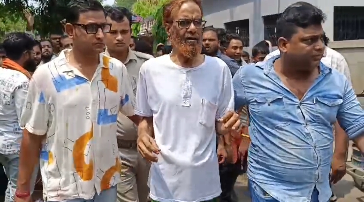দেশবিরোধী অভিযোগে সরগরম দুর্গাপুর, পুলিশের হস্তক্ষেপে নিয়ন্ত্রণে পরিস্থিতি